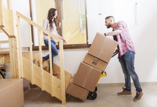 A calm and organized home removal process in Holland Park
