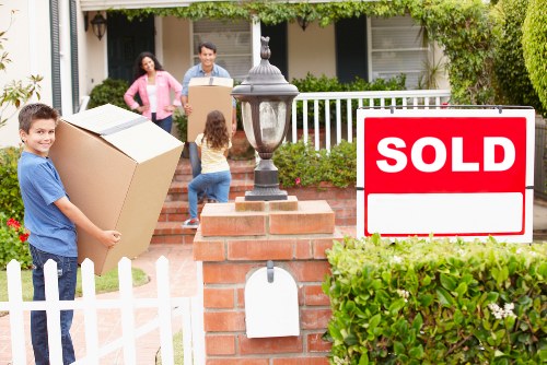Preparation checklist for moving day with a removal truck