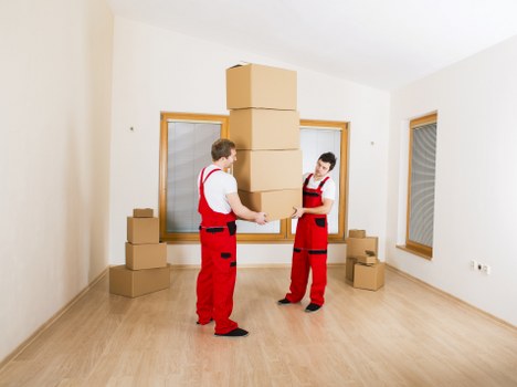 Removal truck suited for Hollandpark streets and apartment access